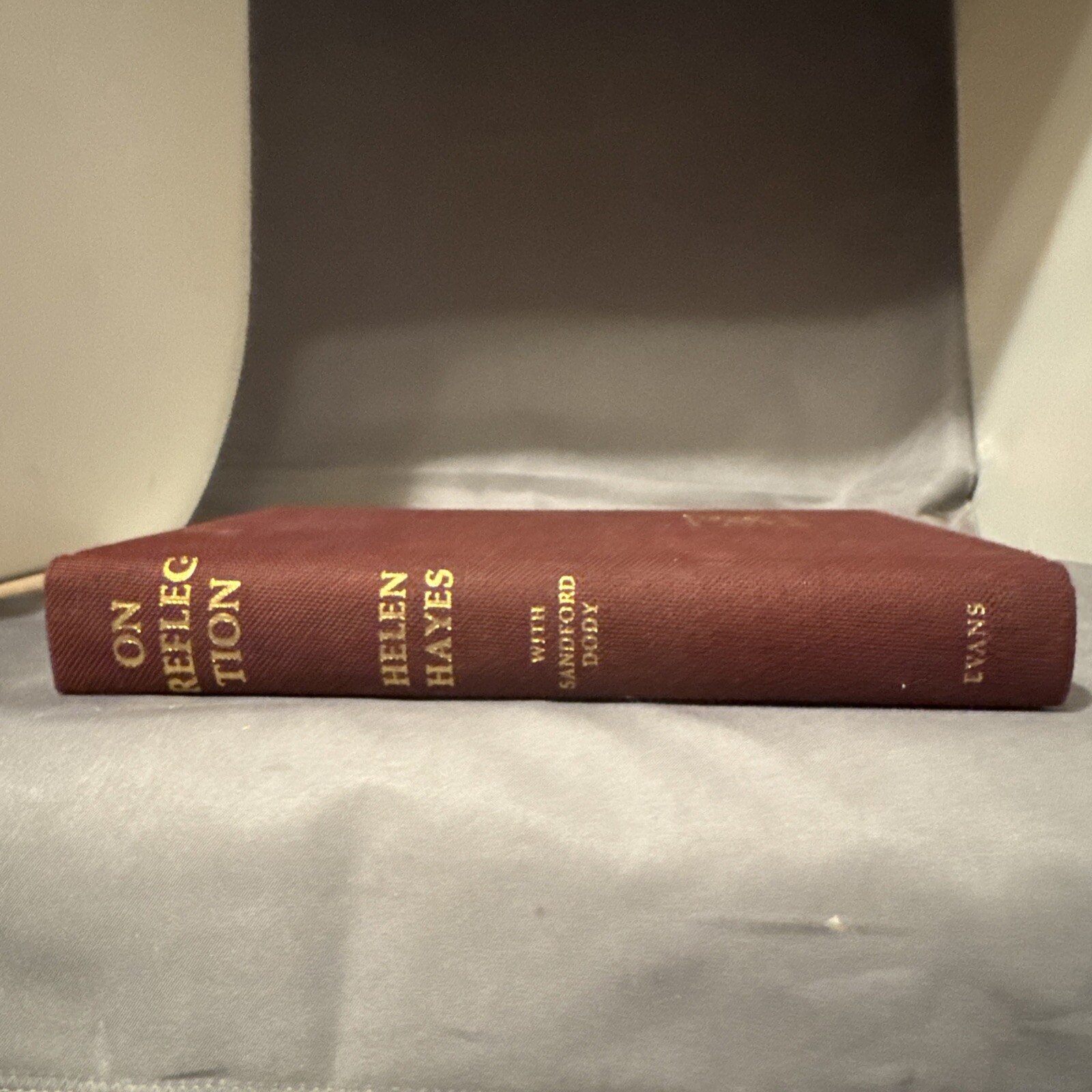 [SIGNED w/ COA] On Reflection | Helen Hayes (1968) Slipcase *NM- – 9.2*