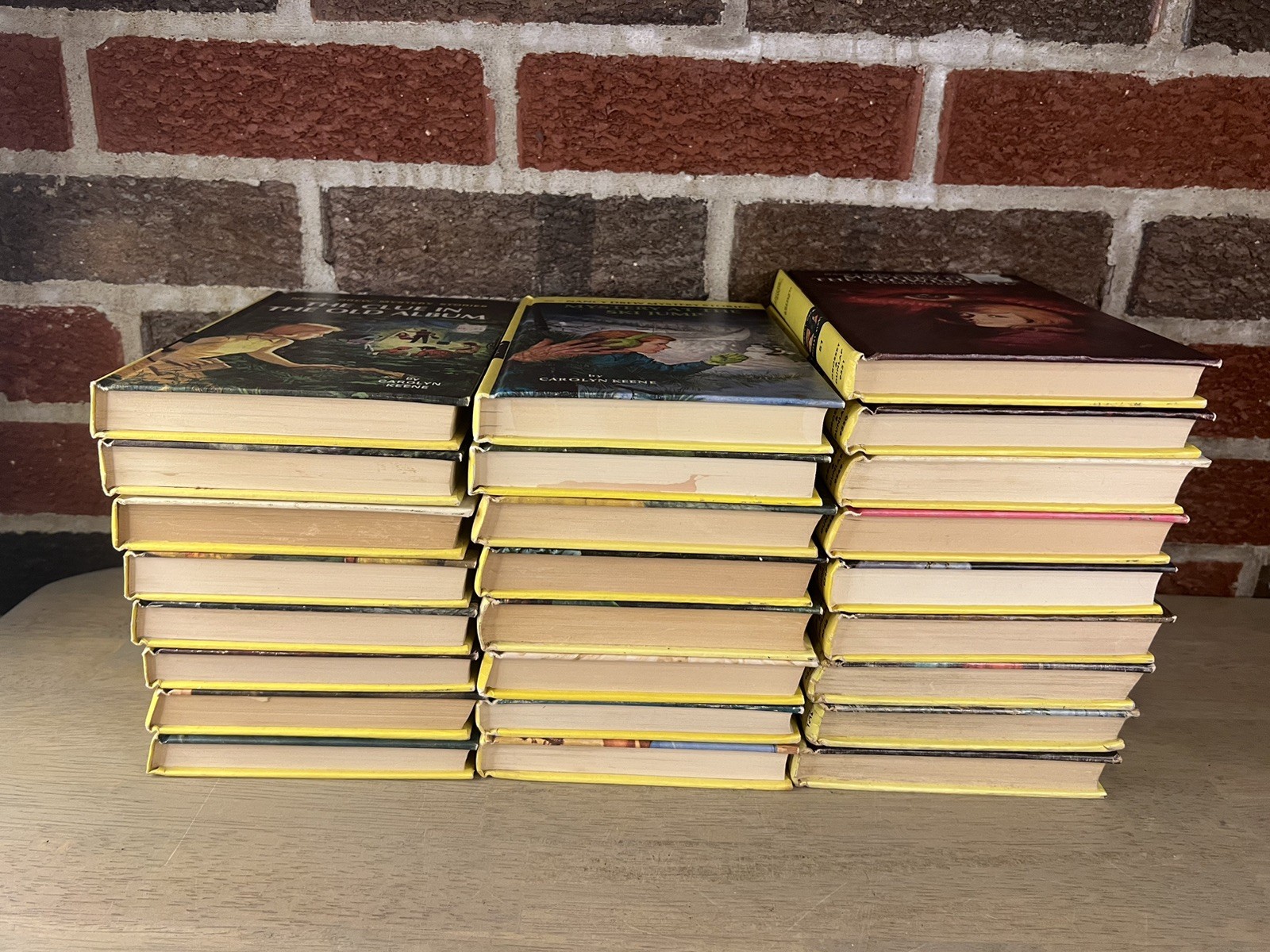Lot of 25 Vintage Carolyn Keene Nancy Drew Hardcovers 1960s.