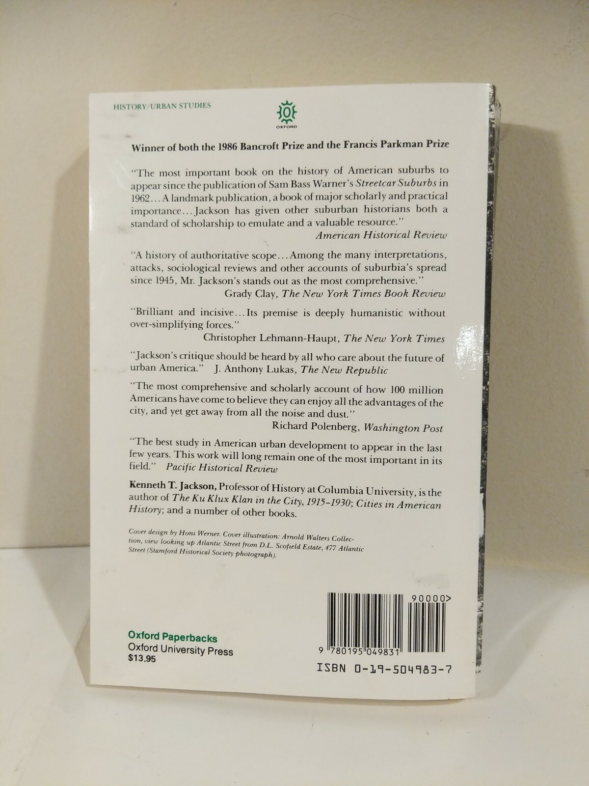 Crabgrass Frontier : The Suburbanization of the United States