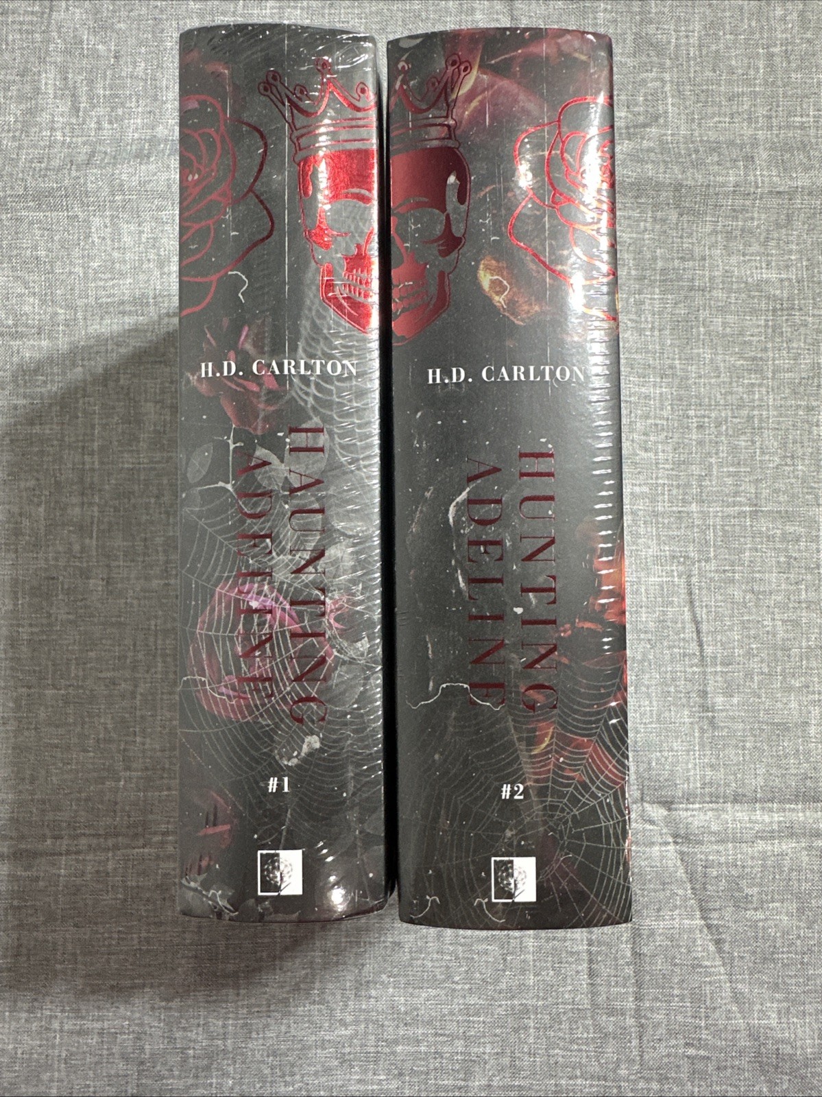 Hunting Adeline: Cat and Mouse Duet H.D. Carlton Polish Edition