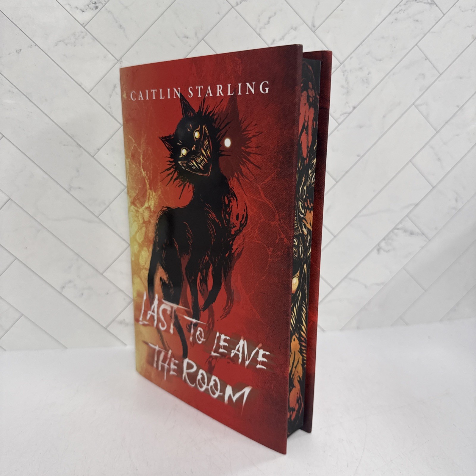 Last to Leave the Room by Caitlin Starling ILLUMICRATE evernight EXCLUSIVE HC