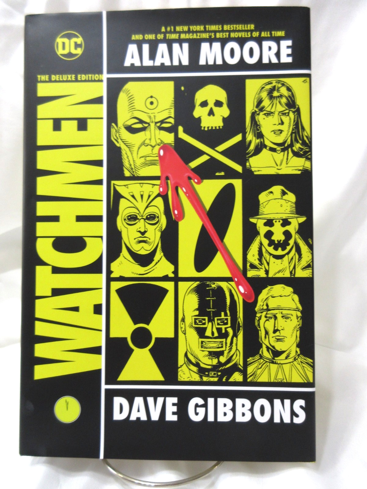 Watchmen The Deluxe Edition by Moore/Gibbons,HC, DJ, Like New
