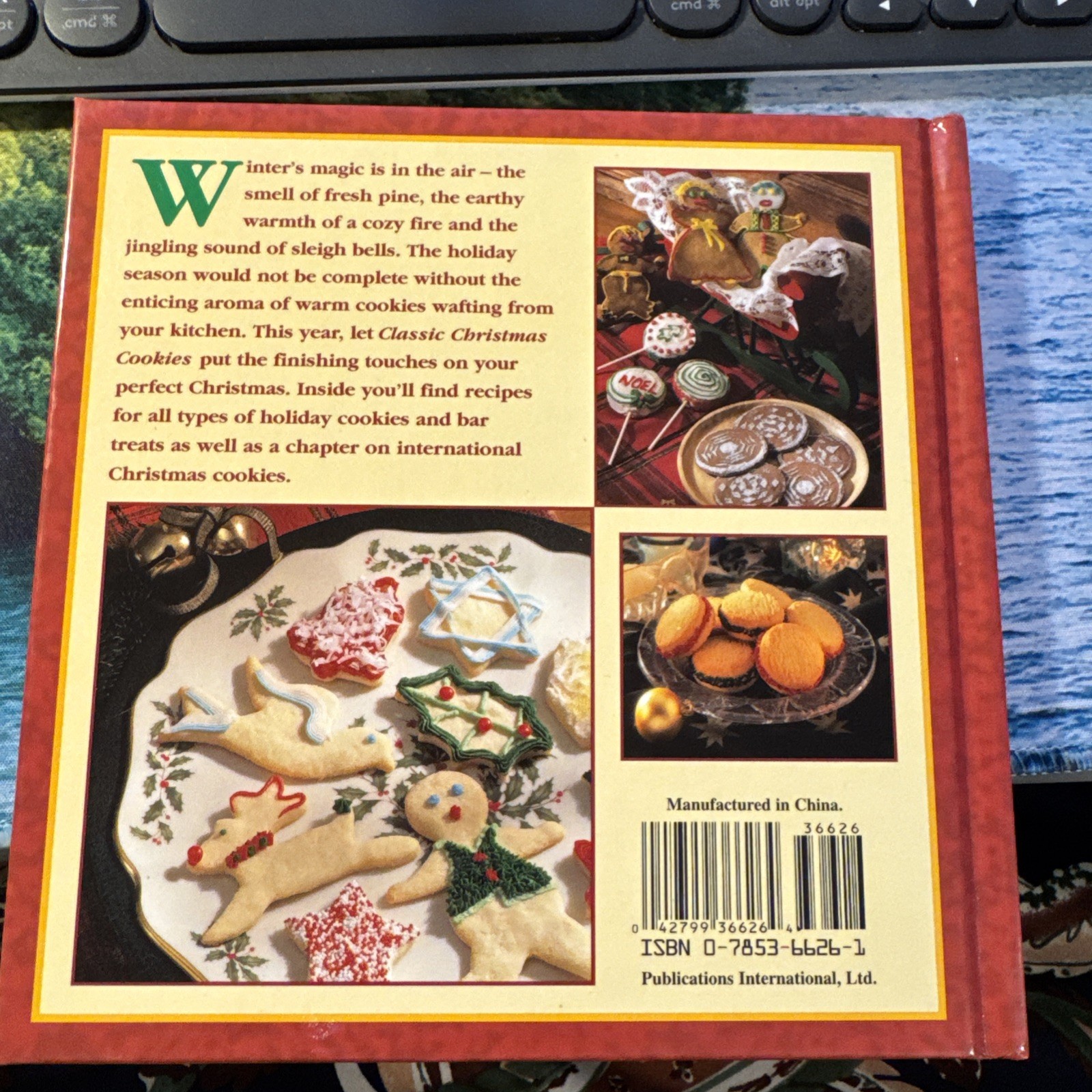 Classic Christmas Cookies: Dozens of Classic Recipes Hardback Book 77 pages