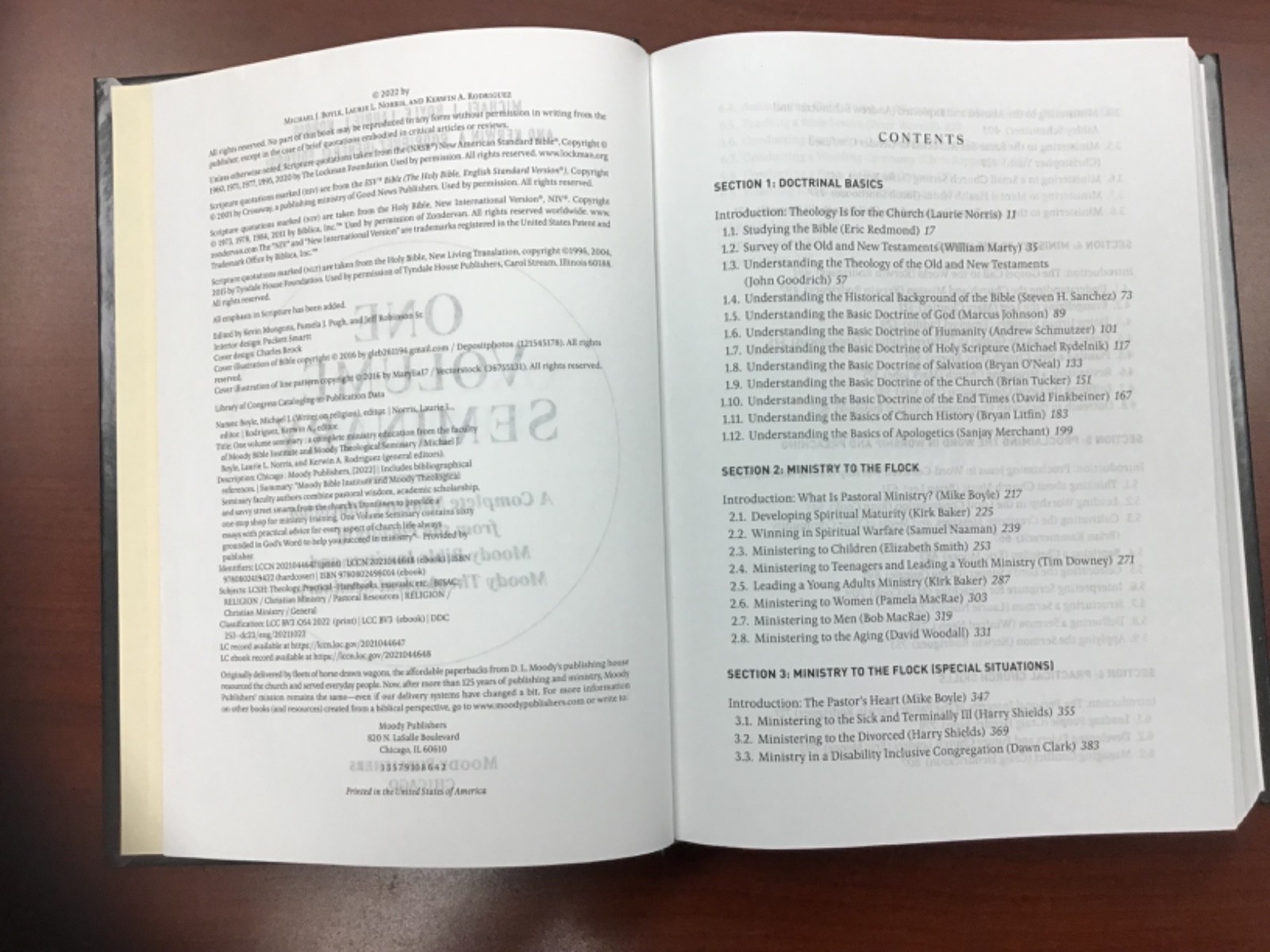 One Volume Seminary: A Complete Ministry Education From the Faculty of Moody B..