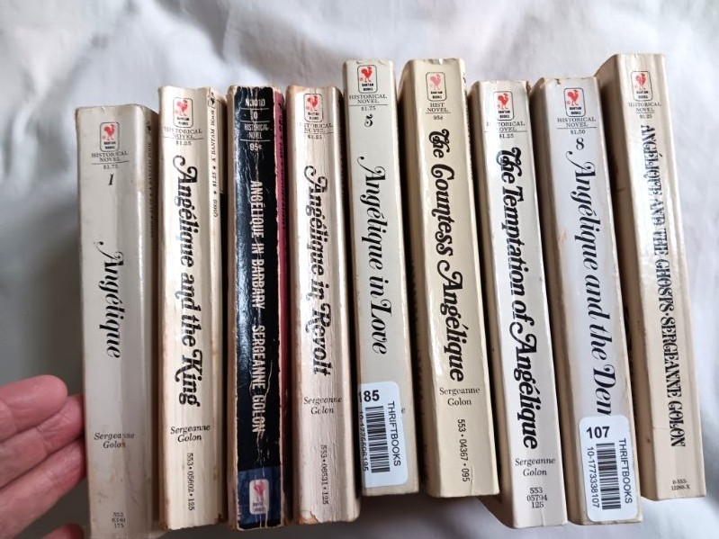 Sergeanne Golon–ANGELIQUE Complete Set of 9 Books Paperbacks