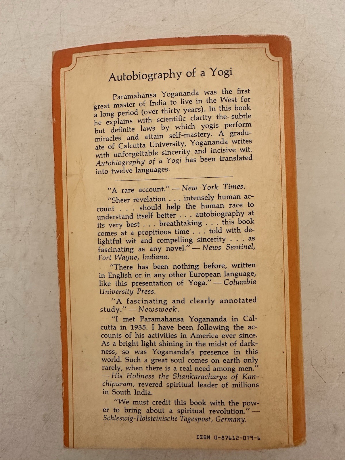 Autobiography of a Yogi by Paramhansa Yogananda (1983, Trade Paperback)