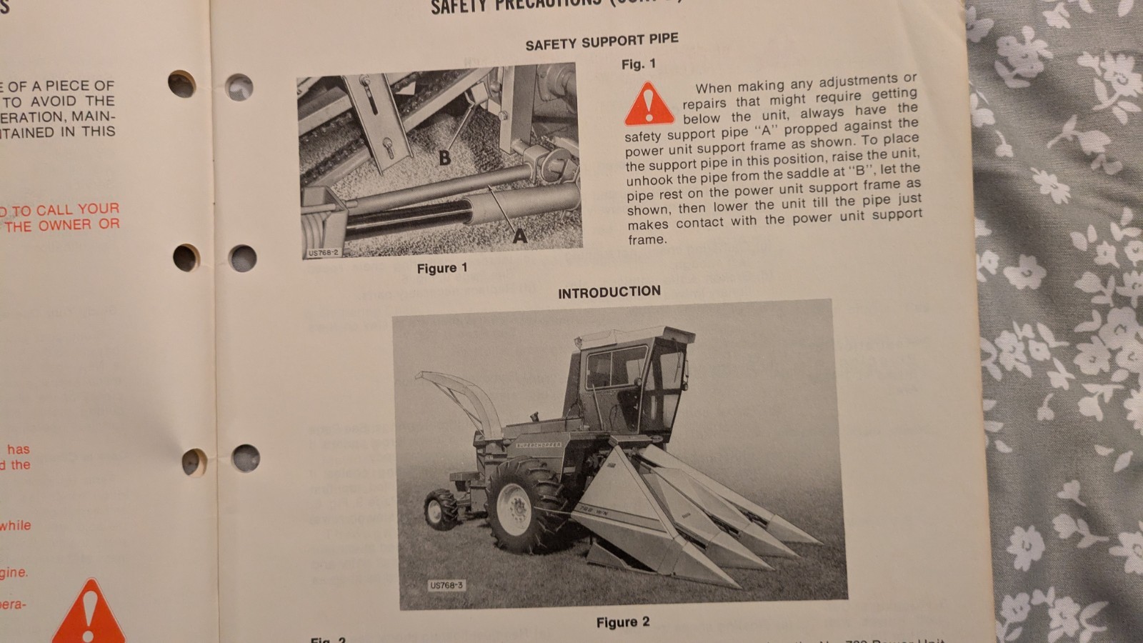 NEW IDEA 768 THREE ROW WIDE & NARROW CROP HEAD Operator’s Manual, PB, 40 Pages