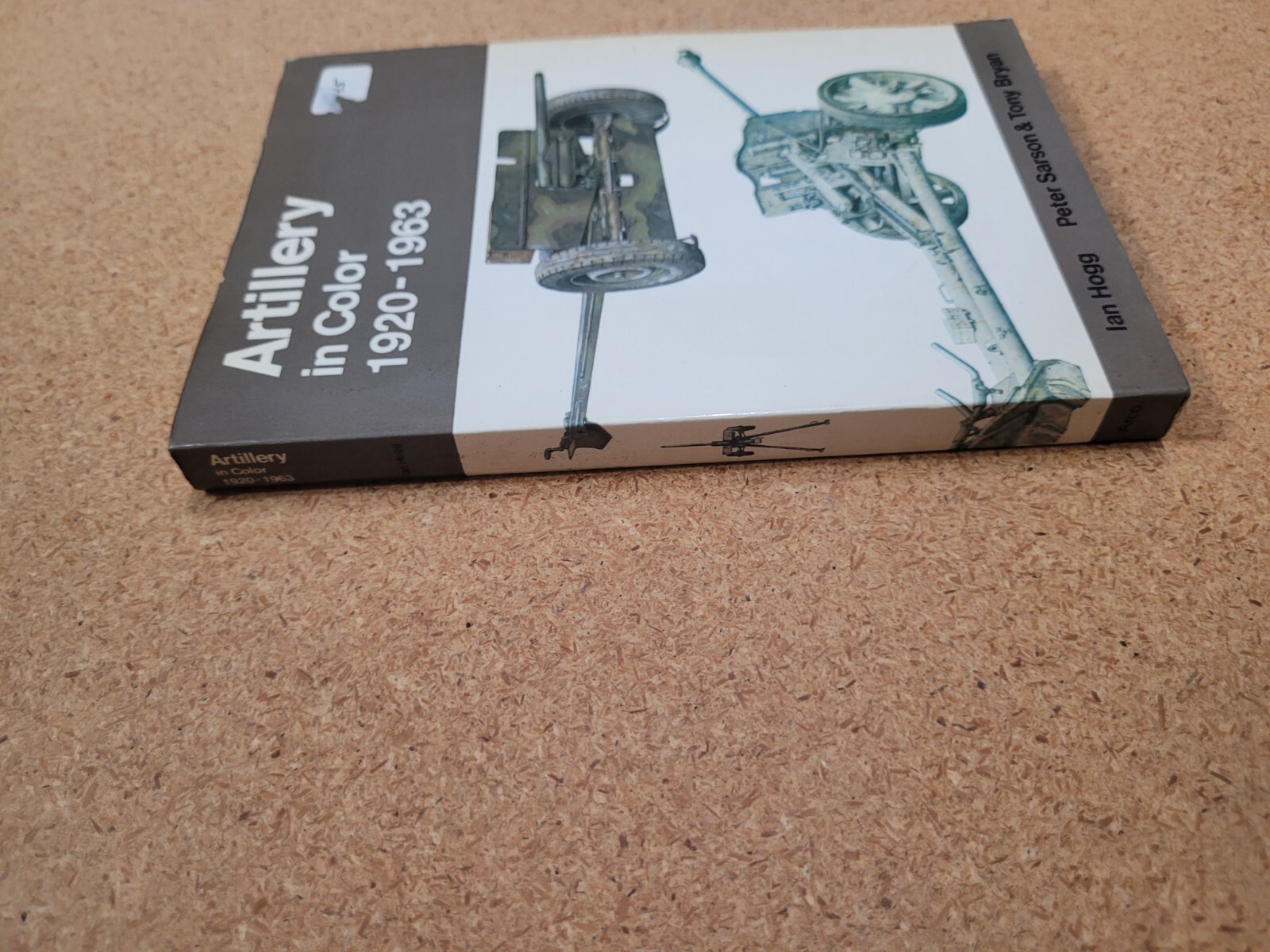Artillery in color, 1920-1963 ~ Ian V Hogg