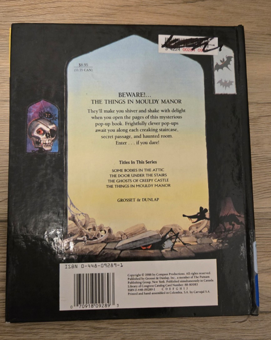 The Things in Mouldy Manor (Mini Spooky Pop-ups) [Hardcover