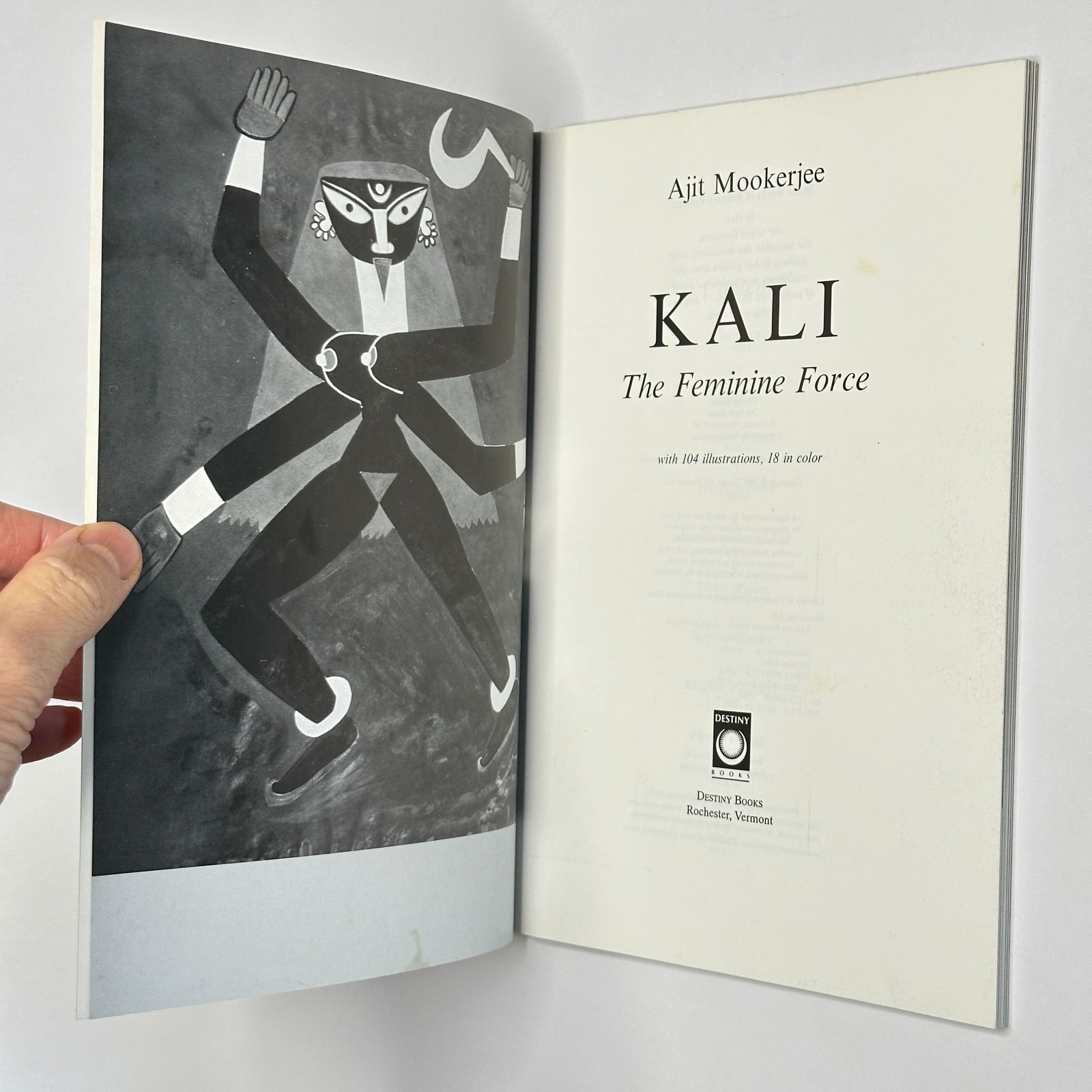 Hindu Goddess Study „Kali: The Feminine Force“ Ajit Mookerjee (1988, PB)