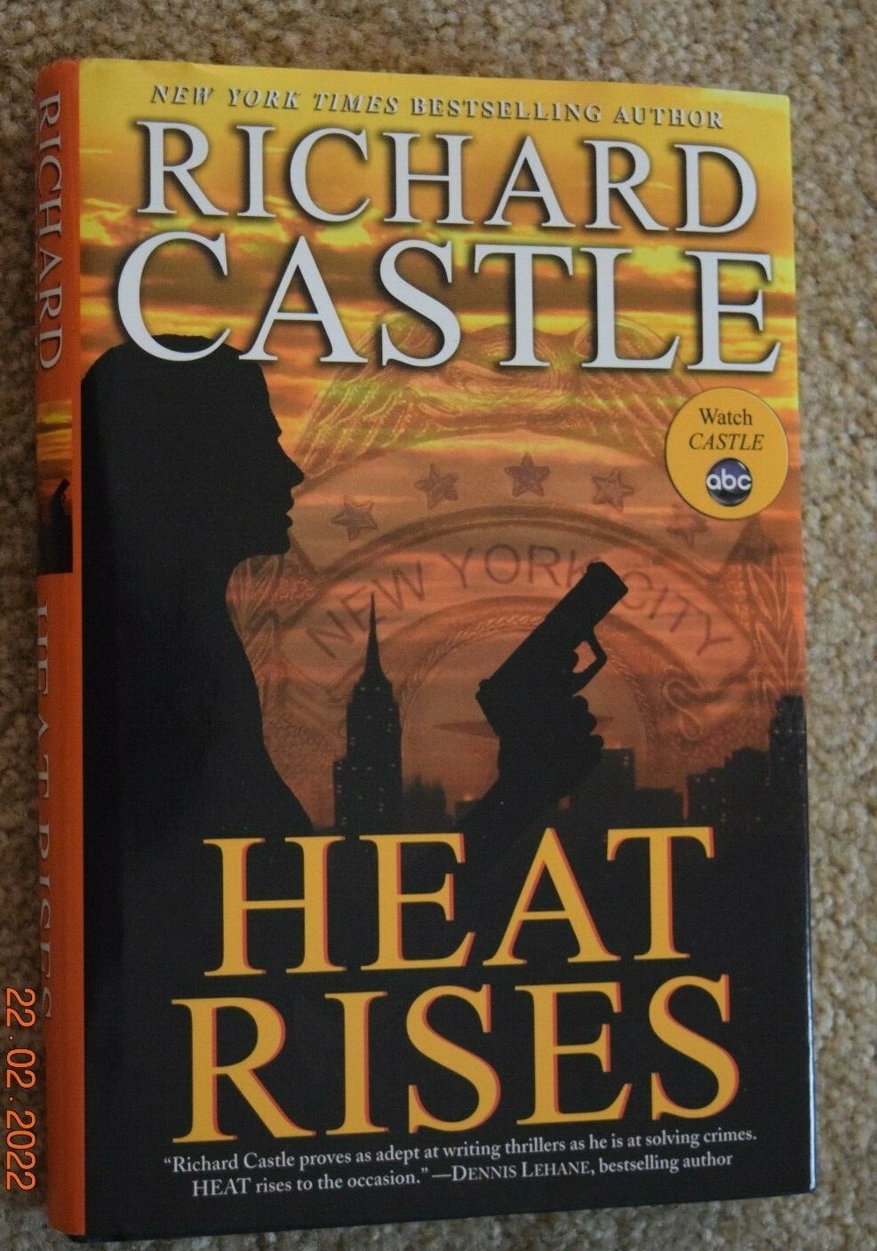 RICHARD CASTLE: „HEAT RISES,“ 301 Pages, Hard Cover Book, (c) ABC STUDIOS