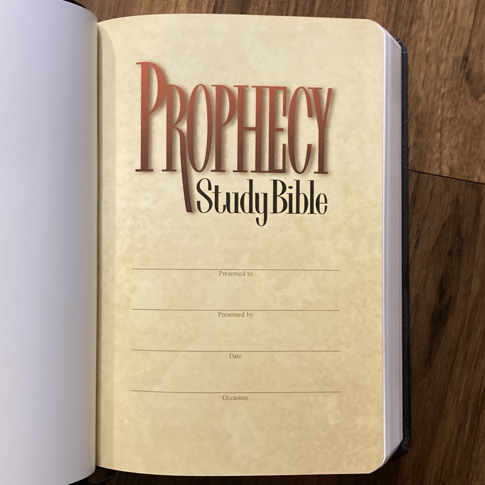 NKJV Prophecy Study Bible – John C. Hagee, editor (Thomas Nelson, 1997) leather