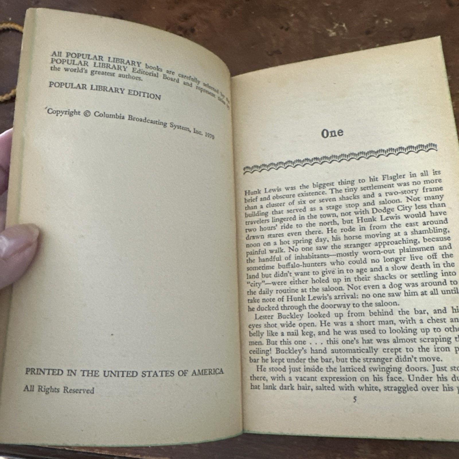 Gunsmoke Chris Stratton 1970 PB Popular Library TV Tie-In Ships Immediately Mint