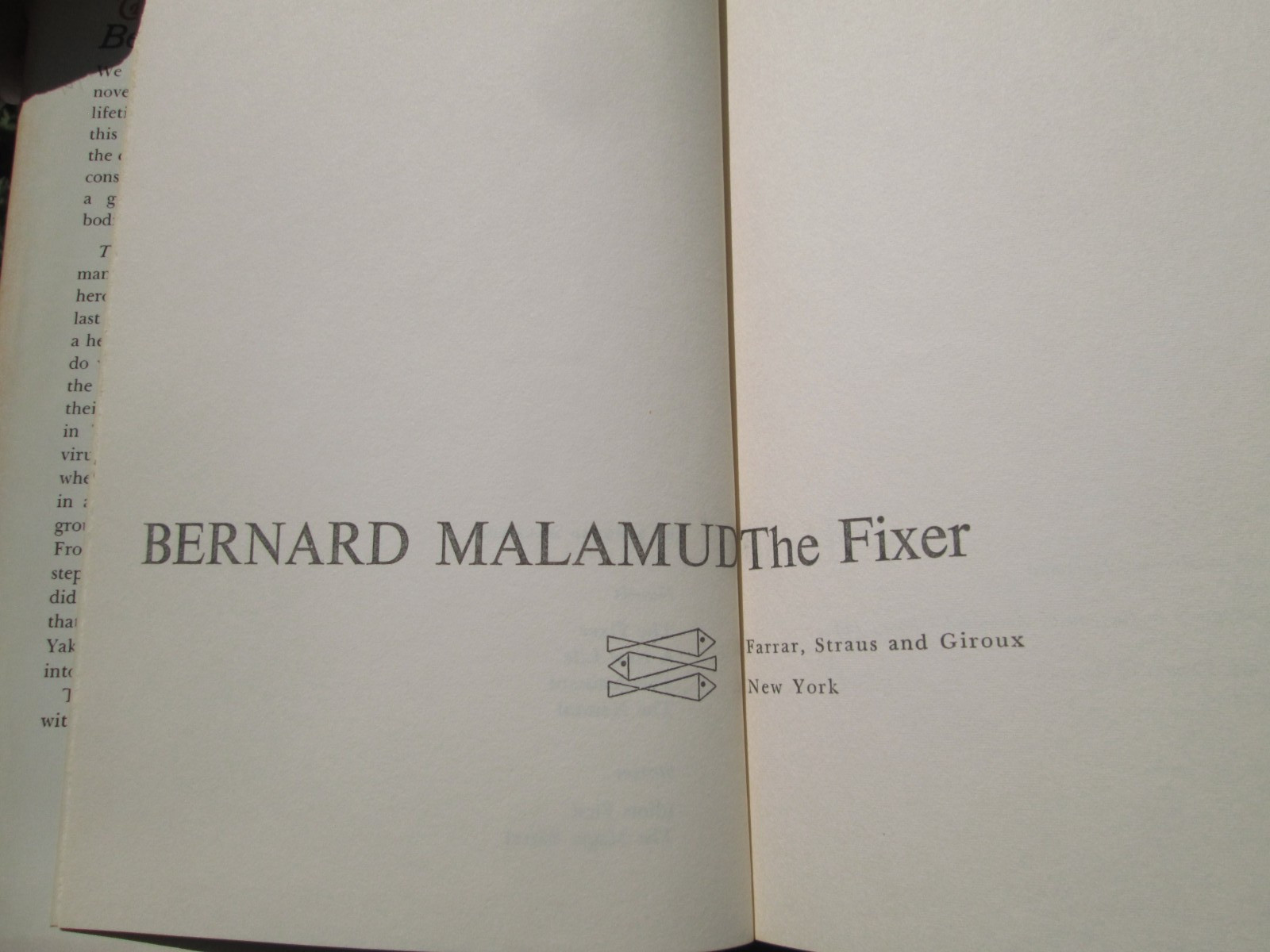 The Fixer by Bernard Malamud Farrar, Straus and Giroux HCDJ 1966 BCE