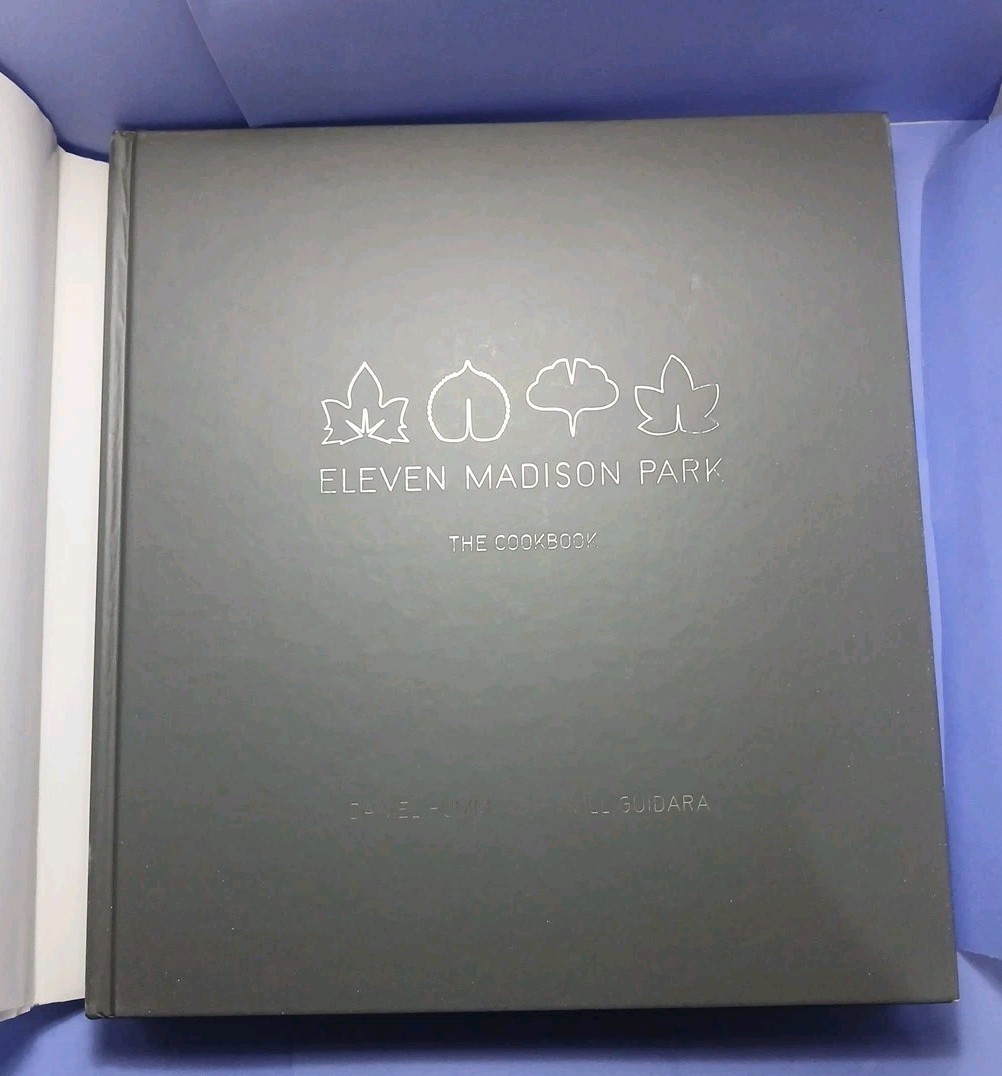 Eleven Madison Park The Cookbook by Daniel Humm & Will Guidara (2011, Hardcover)
