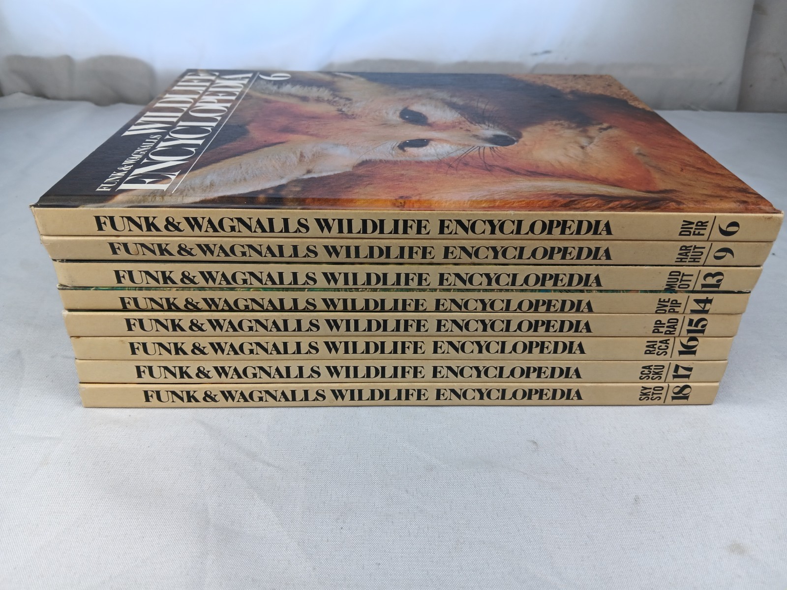 Funk and Wagnalls Wildlife Encyclopedia 8 Volumes. 6,9,13,14,15,16,17,18.