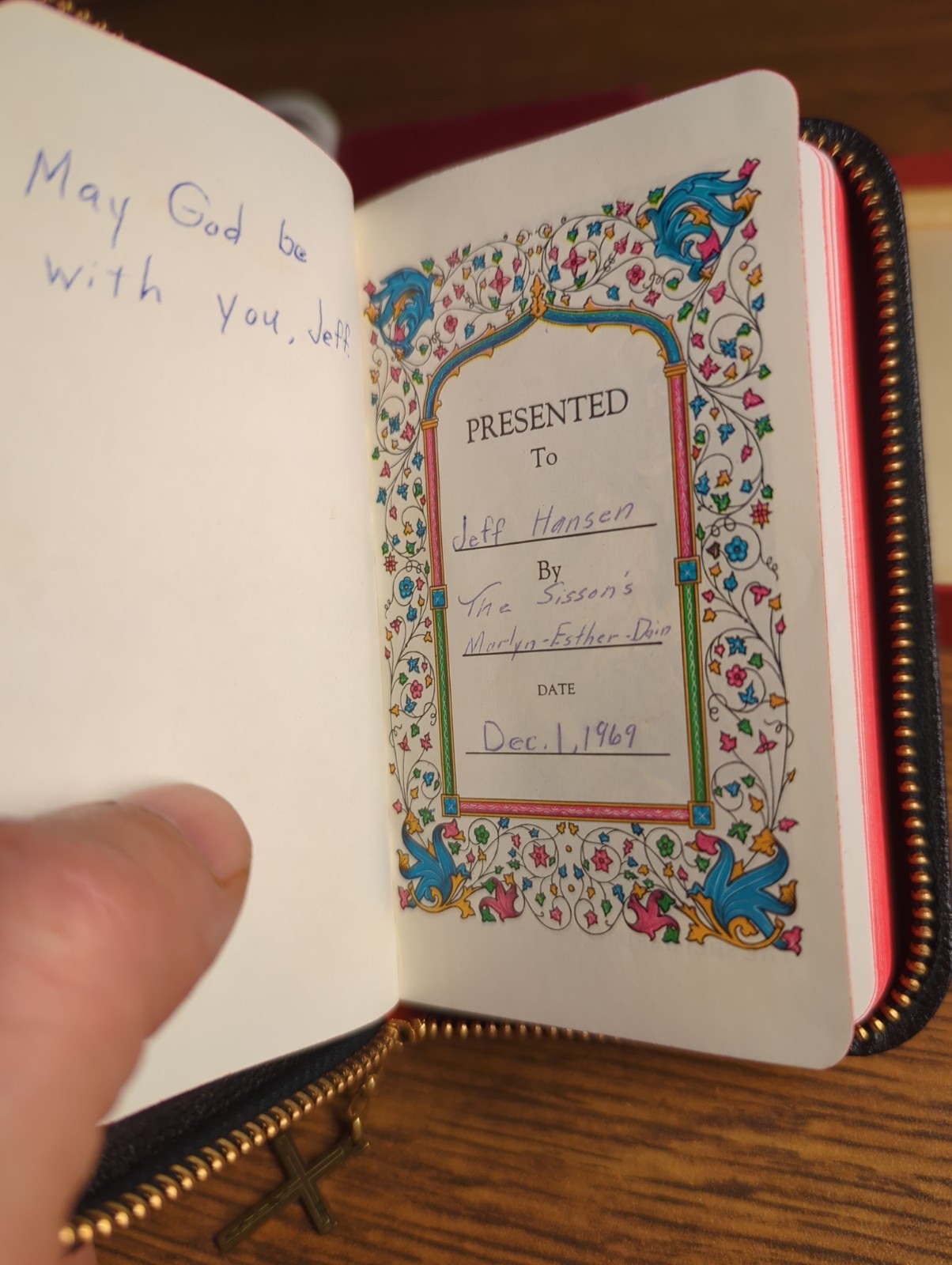 Vintage New Testament Psalms Pocket Bible Zipper Case Cross
