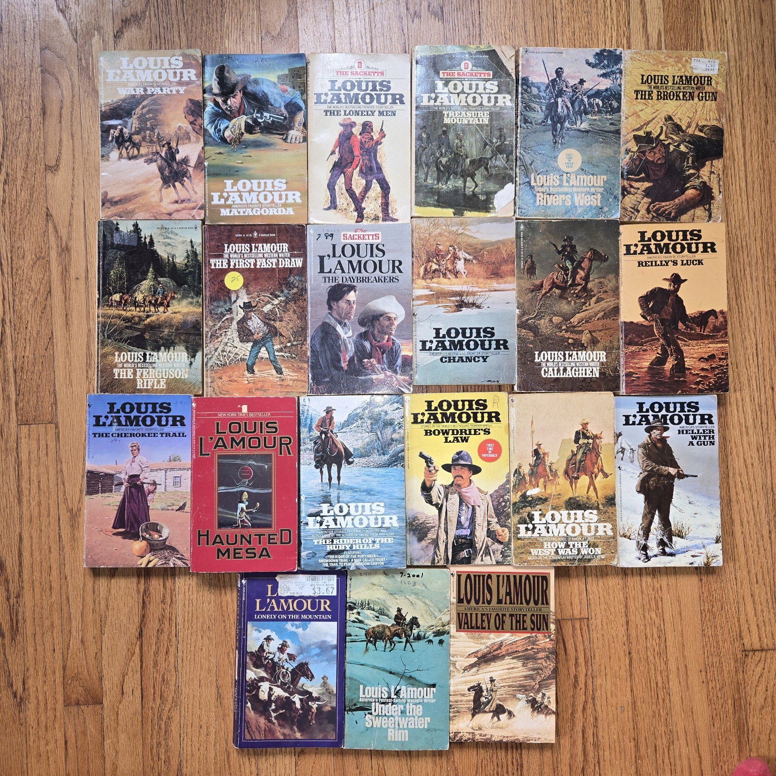 Lot Of 21 Louis L’Amour Western Paperbacks