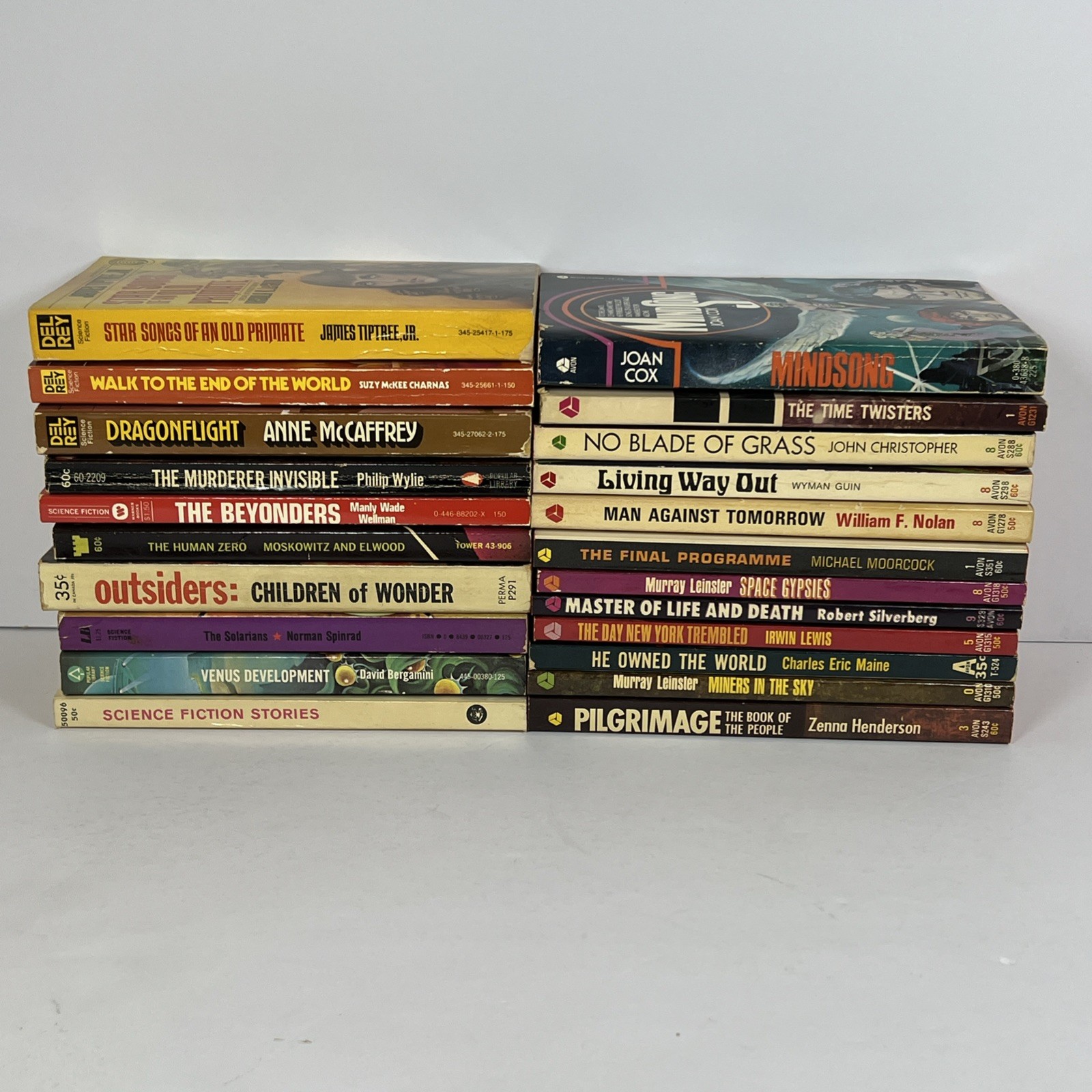 LOT of 22 Vintage 1960-70’s Science Fiction Novels Paperback Books Avon Del Rey