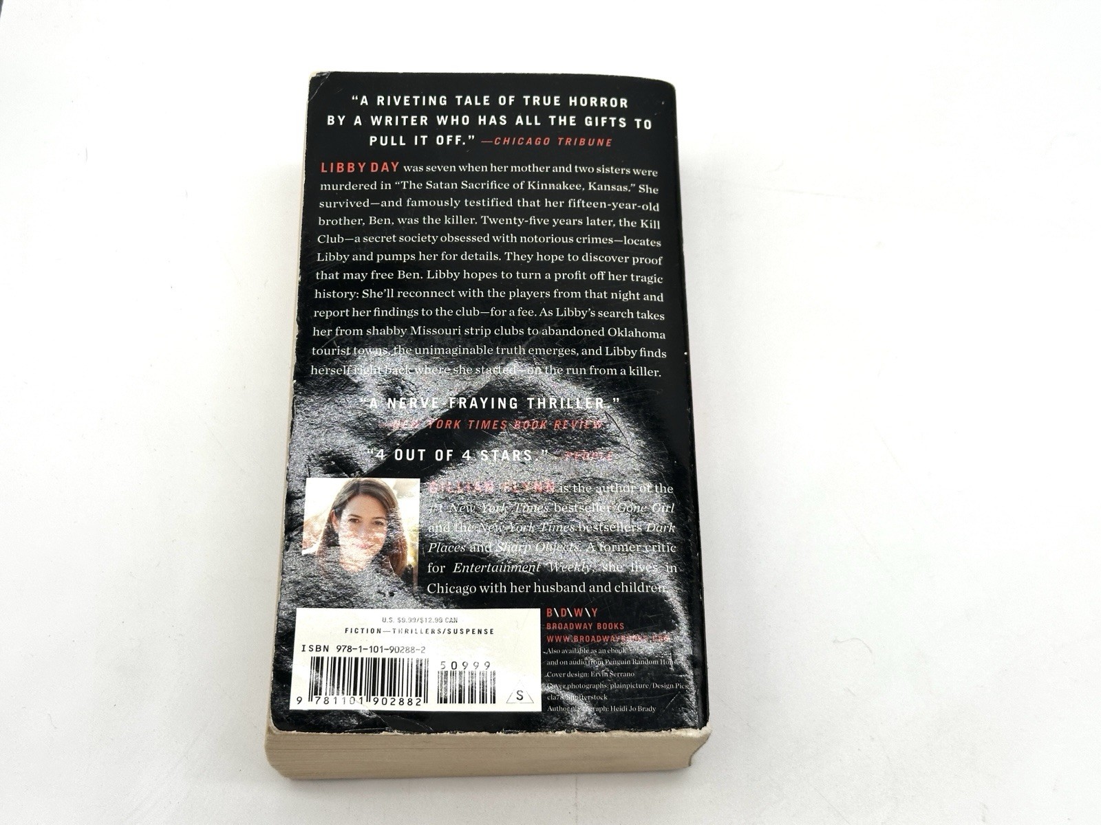 Dark Places : A Novel by Gillian Flynn (2018, Us-Tall Rack Paperback)