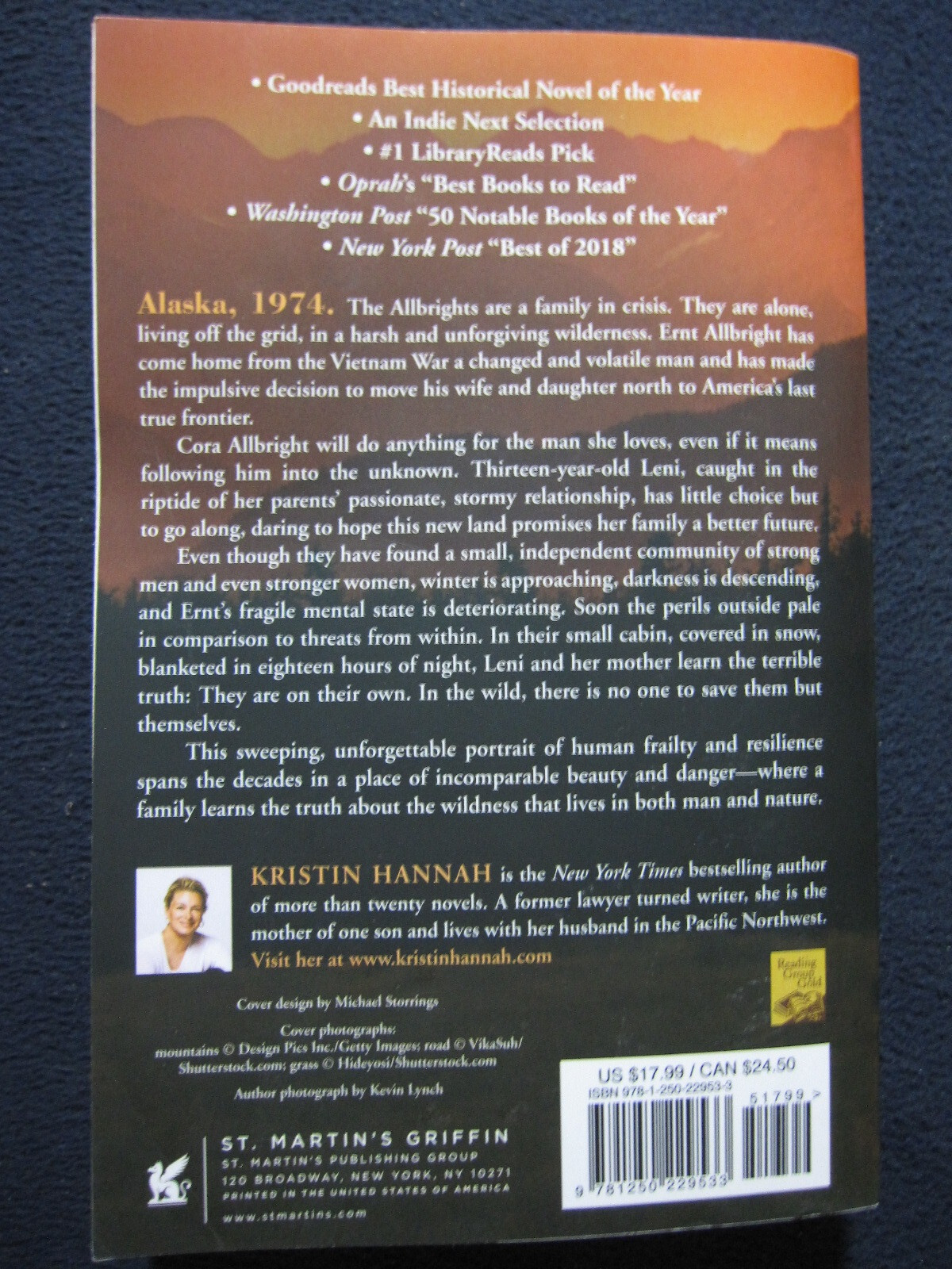 The Great Alone: A Novel [Paperback] Hannah, Kristin