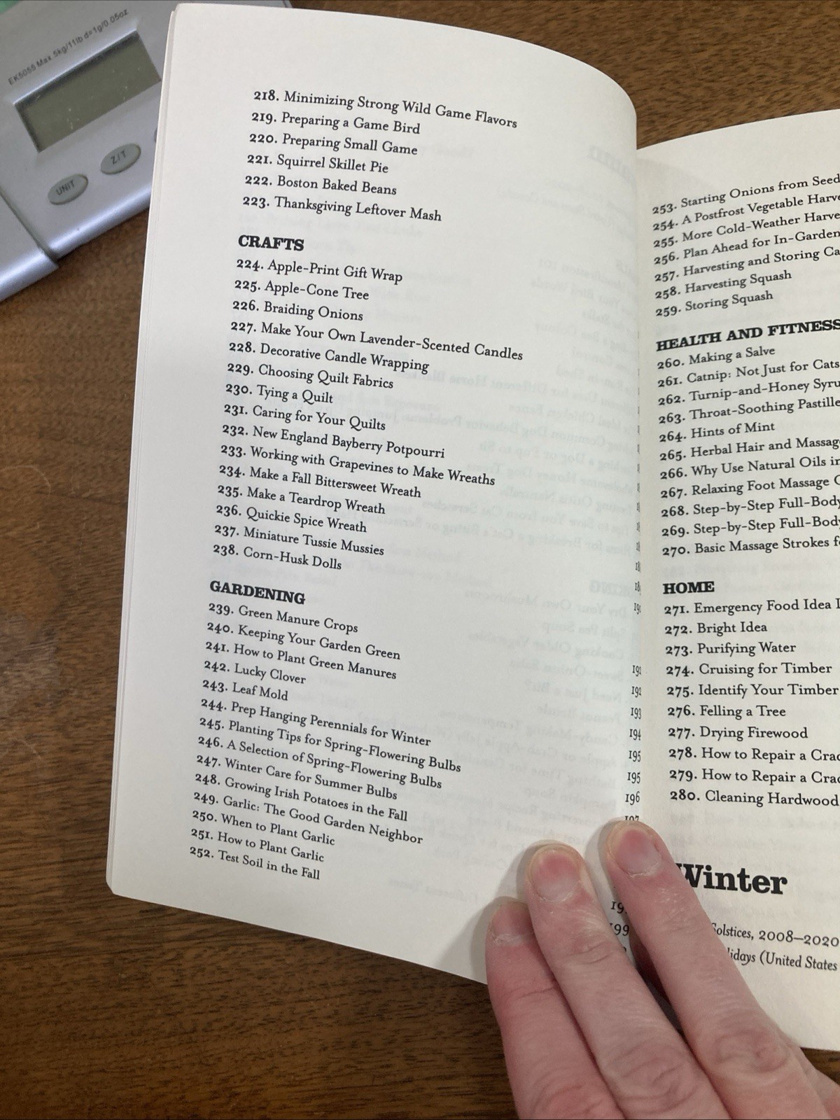 Country Wisdom Almanac : 373 Tips, Crafts, Home Improvements, Recipes… 2008