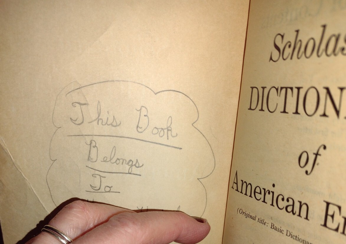 VINTAGE SCHOLASTIC DICTIONARY OF AMERICAN ENGLISH 1970’s PAPERBACK 864 PAGES