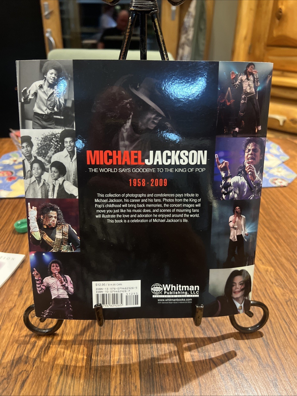 Michael Jackson : The World Says Goodbye to the King of Pop by Not Available…
