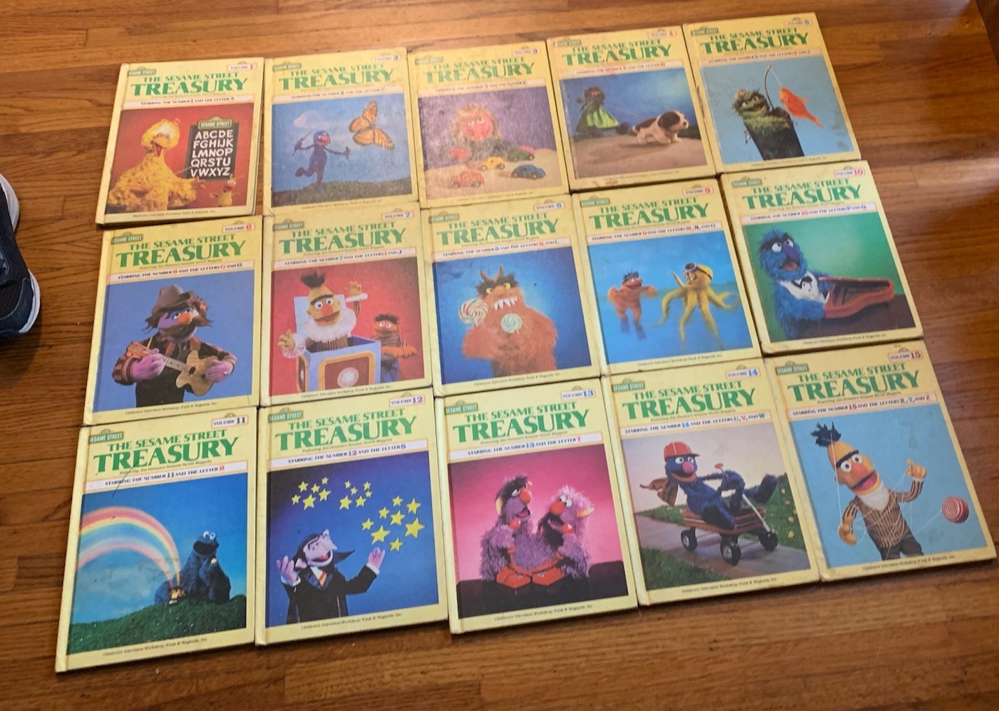 Vintage 1983 – The Sesame Street Treasury – Volumes 1 to 15 – Complete Set
