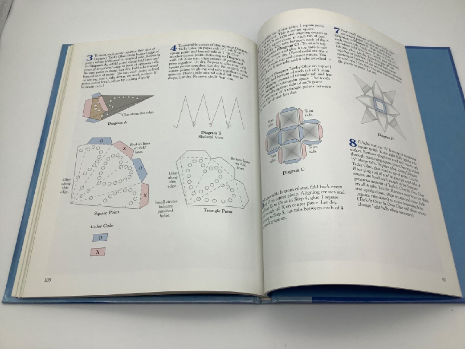 Aleene’s Prizewinning Crafts ISBN 0-8487-1536-5, Pages 143, Looks Unused