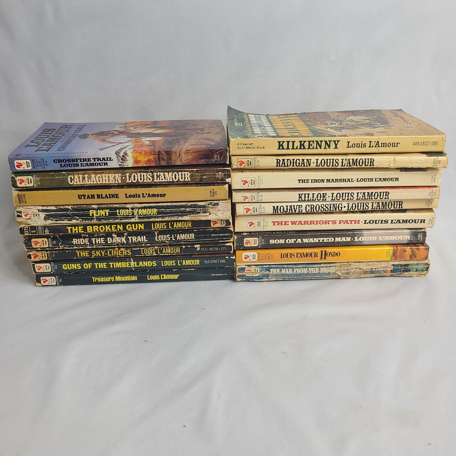 18 Piece Lot Of Louis L’amour Western Trade Paperback Books Titles As Shown