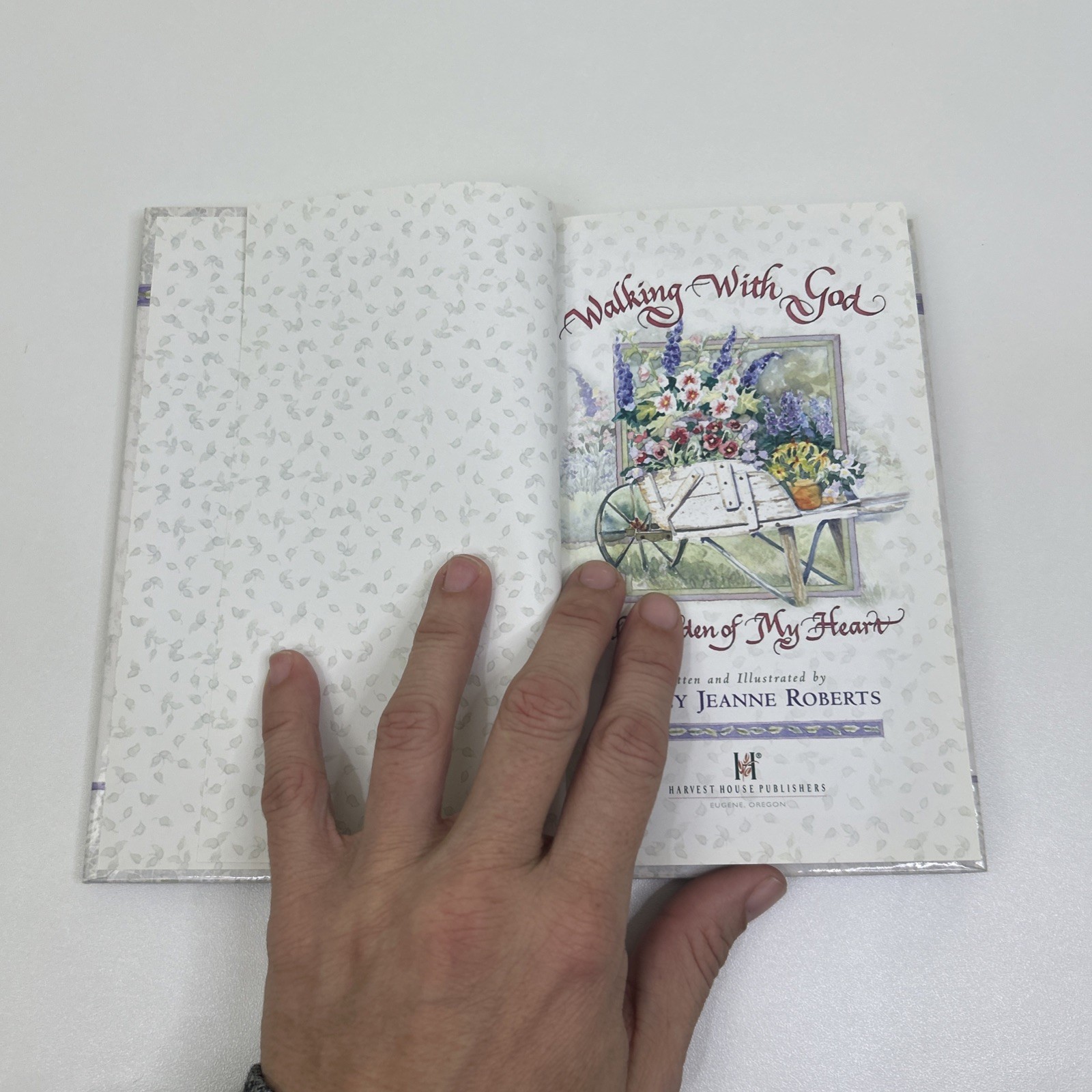 Walking with God in the Garden of My Heart by Audrey Jeanne Roberts (2004,…