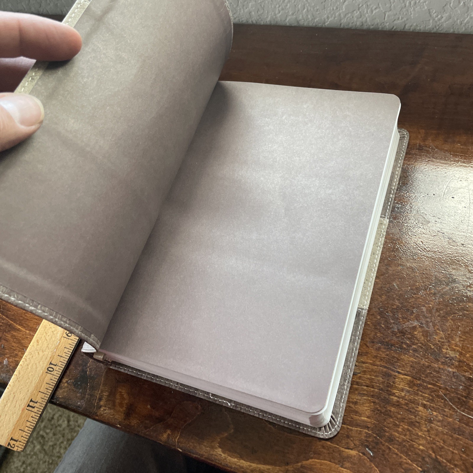 CSB Essential Teen Study Bible, Weathered Gray Cork Leathertouch: New