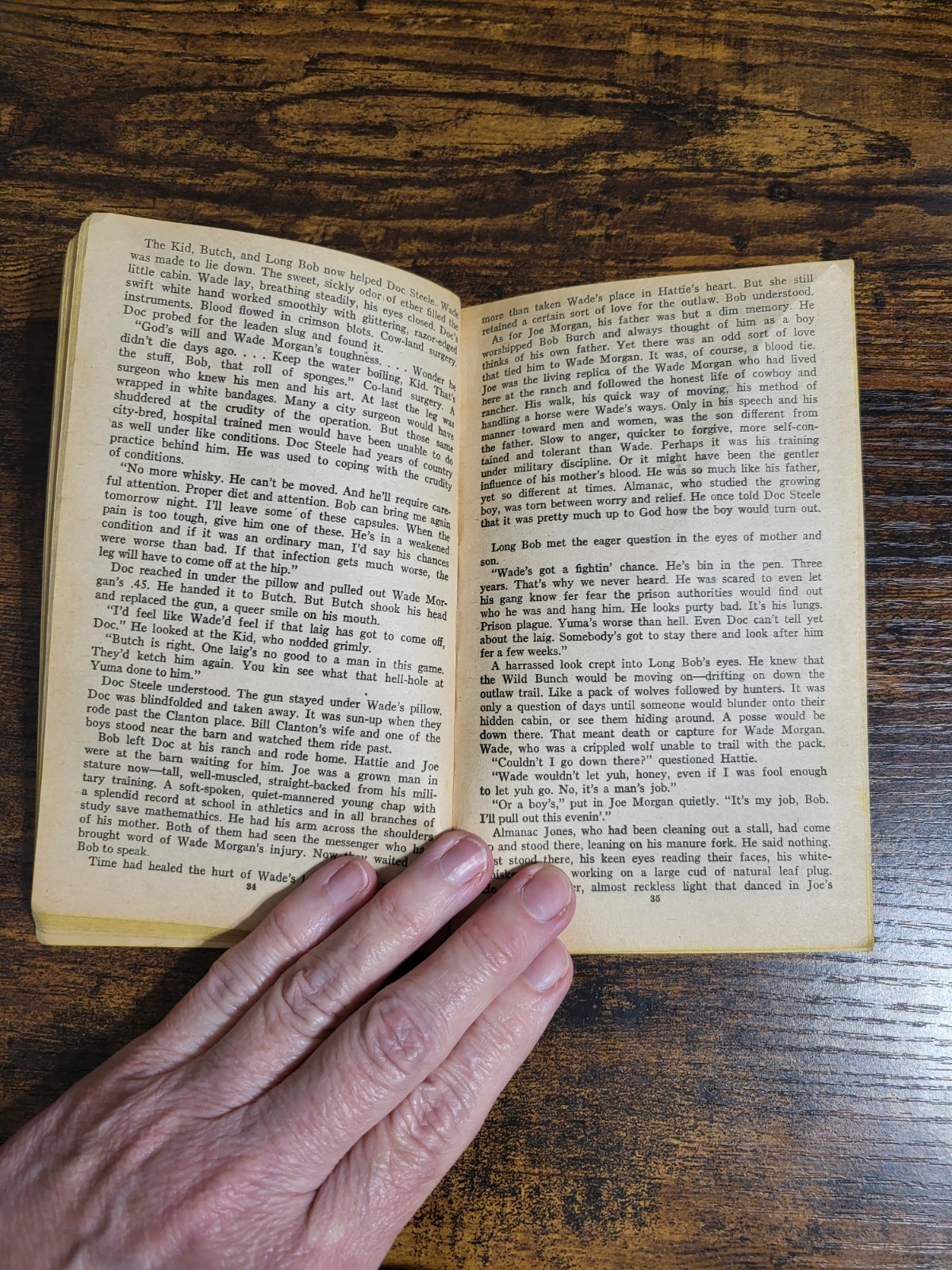 Vintage paperback 1935 western wild west shotgun fight six guns renegade cowboy