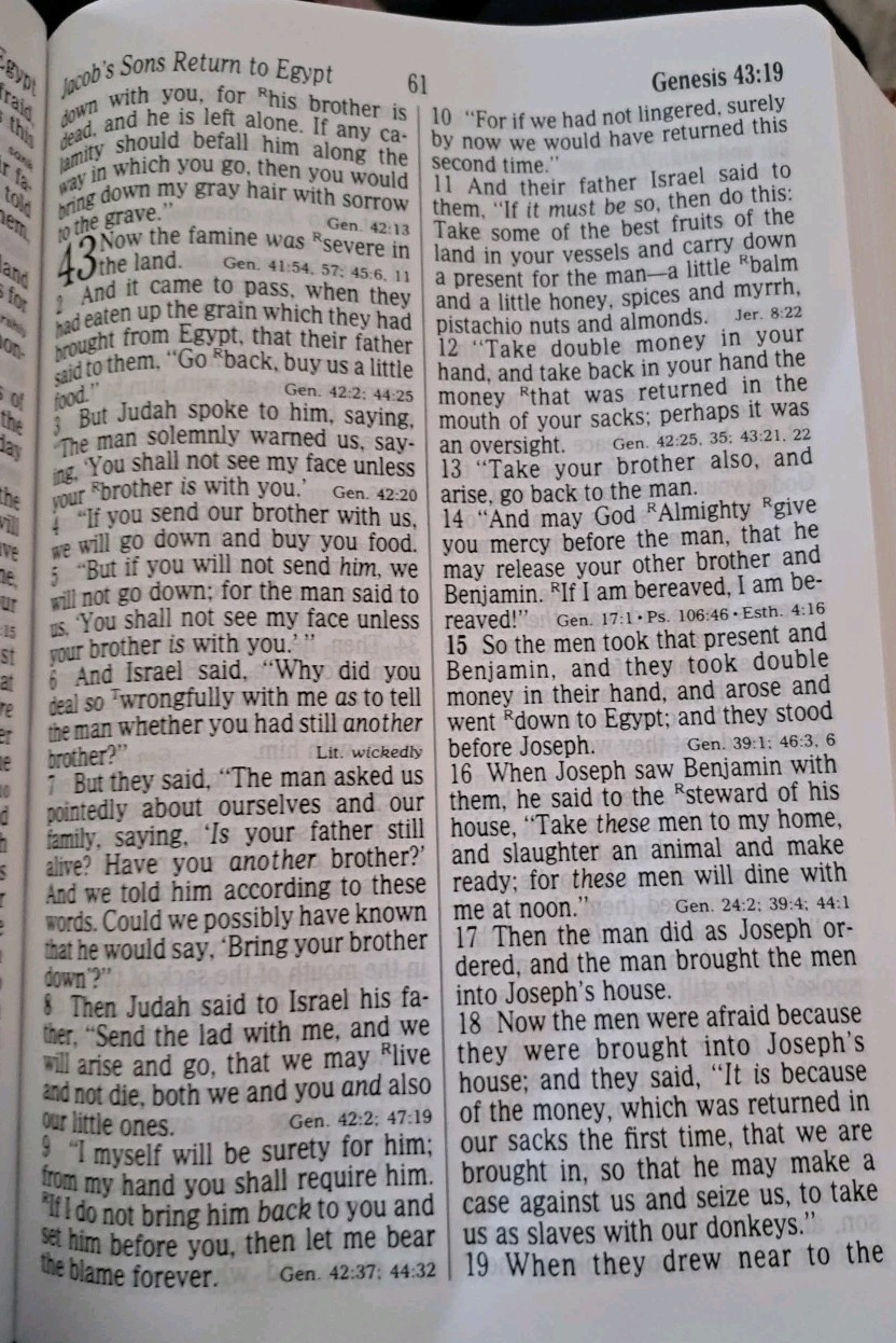 Super Giant Print Bible-NKJV – Imitation Leather, Nelson – NO BOX, GOOD Cond