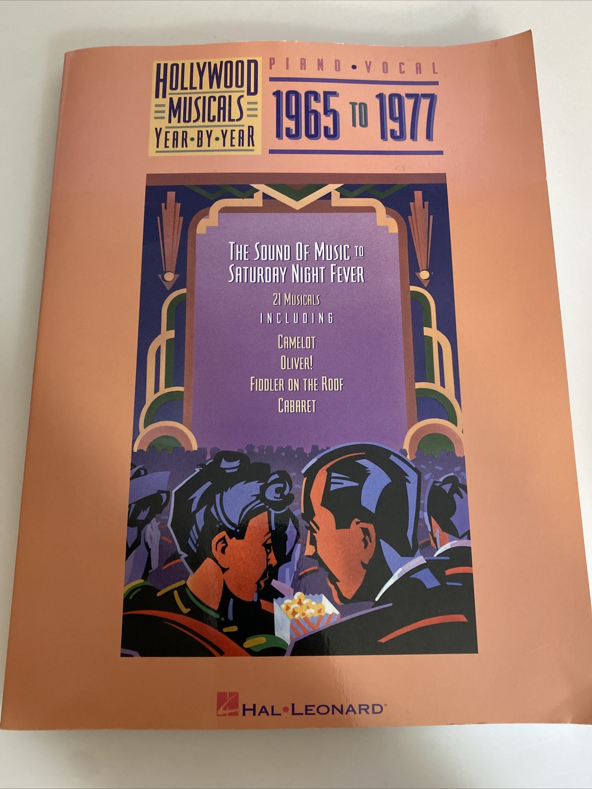 Hollywood Musicals Year by Year : 1965-1977 Hal Leonard Publishing Corp abh