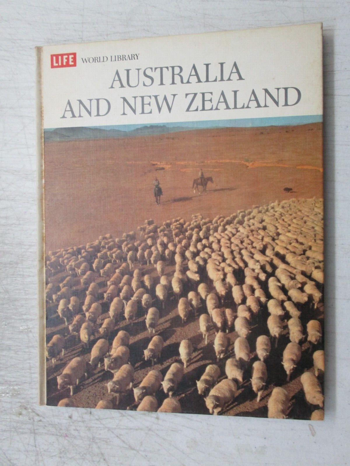 LIFE WORLD LIBRARY AUSTRALIA & NEW ZEALAND BY COLIN MACINNES 1964 HC LIFE BOOK