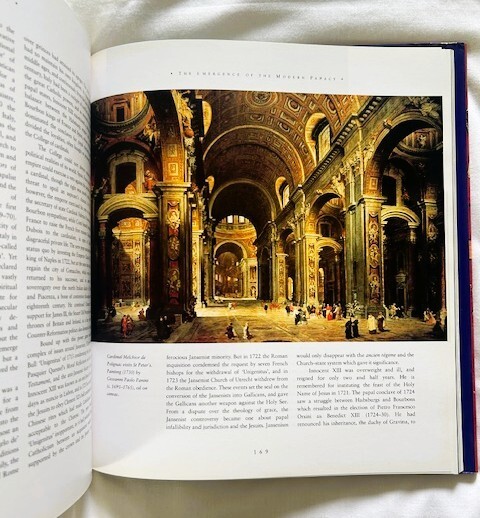 Book The Papacy by Paul Johnson 1997 Printed in Italy 10.5 x 11.5 x 1 in read