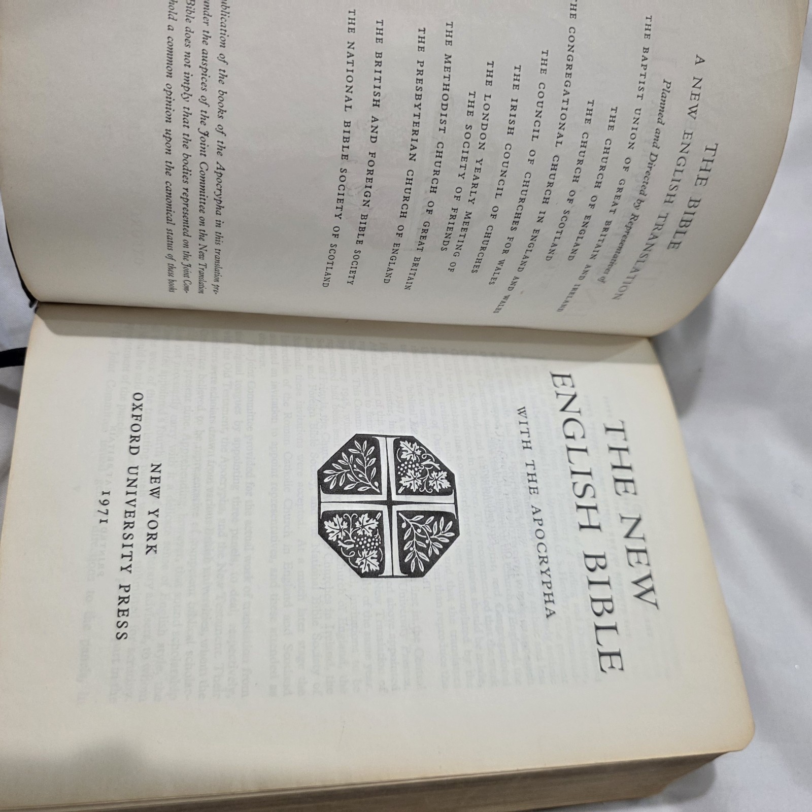 The New English Bible With Apocrypha Black Leather Bound 1971