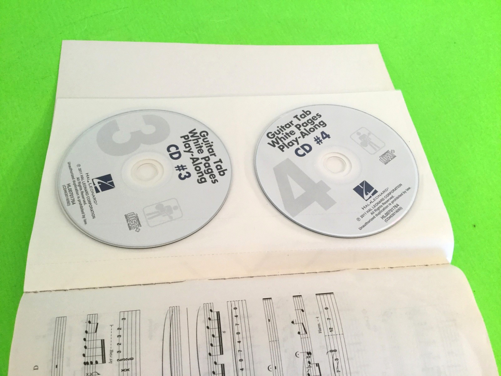 GUITAR TAB WHITE PAGES – PLAY-ALONG Hal Leonard With 6 Cds