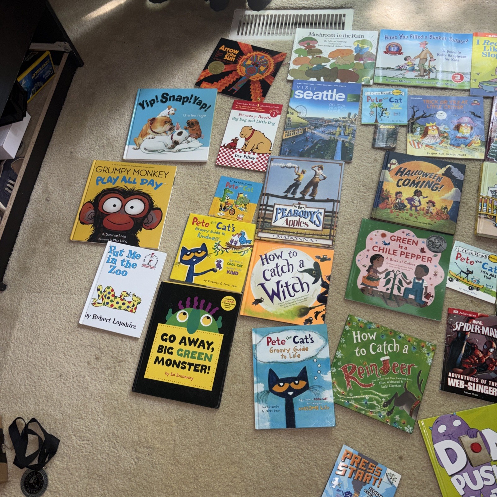 Lot of 30 Toddler Pete The Cat Kindergarten Marvel Books Miscellaneous