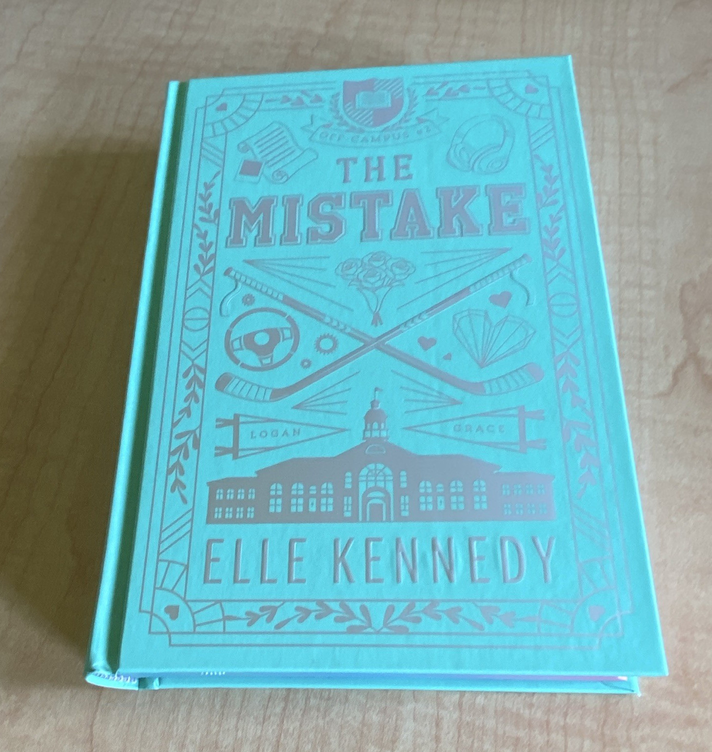 The Mistake (Off-Campus) by Elle Kennedy, Bloom Books, YA Fiction Novel, HC