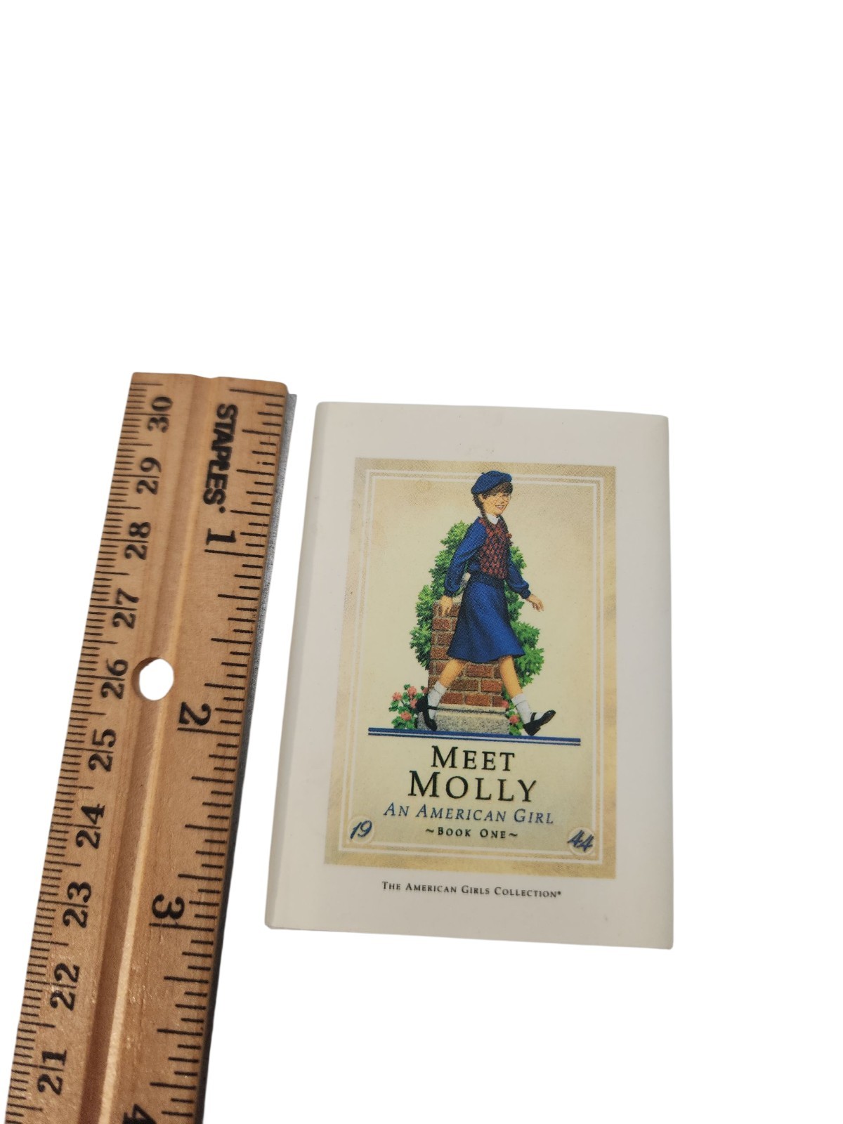 Vintage 1995 Meet Molly American Girl hardback Book One – mini version