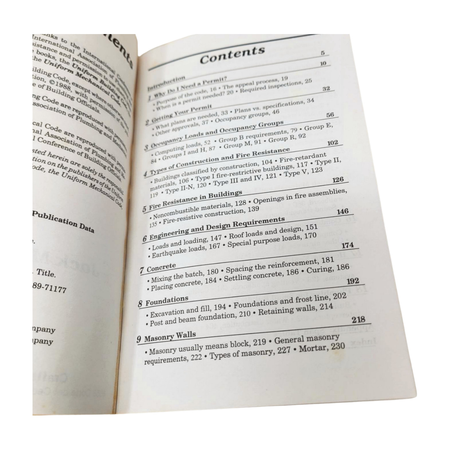 Contractors‘ Guide to the Building Code REVISED Paperback Jack M. Hageman