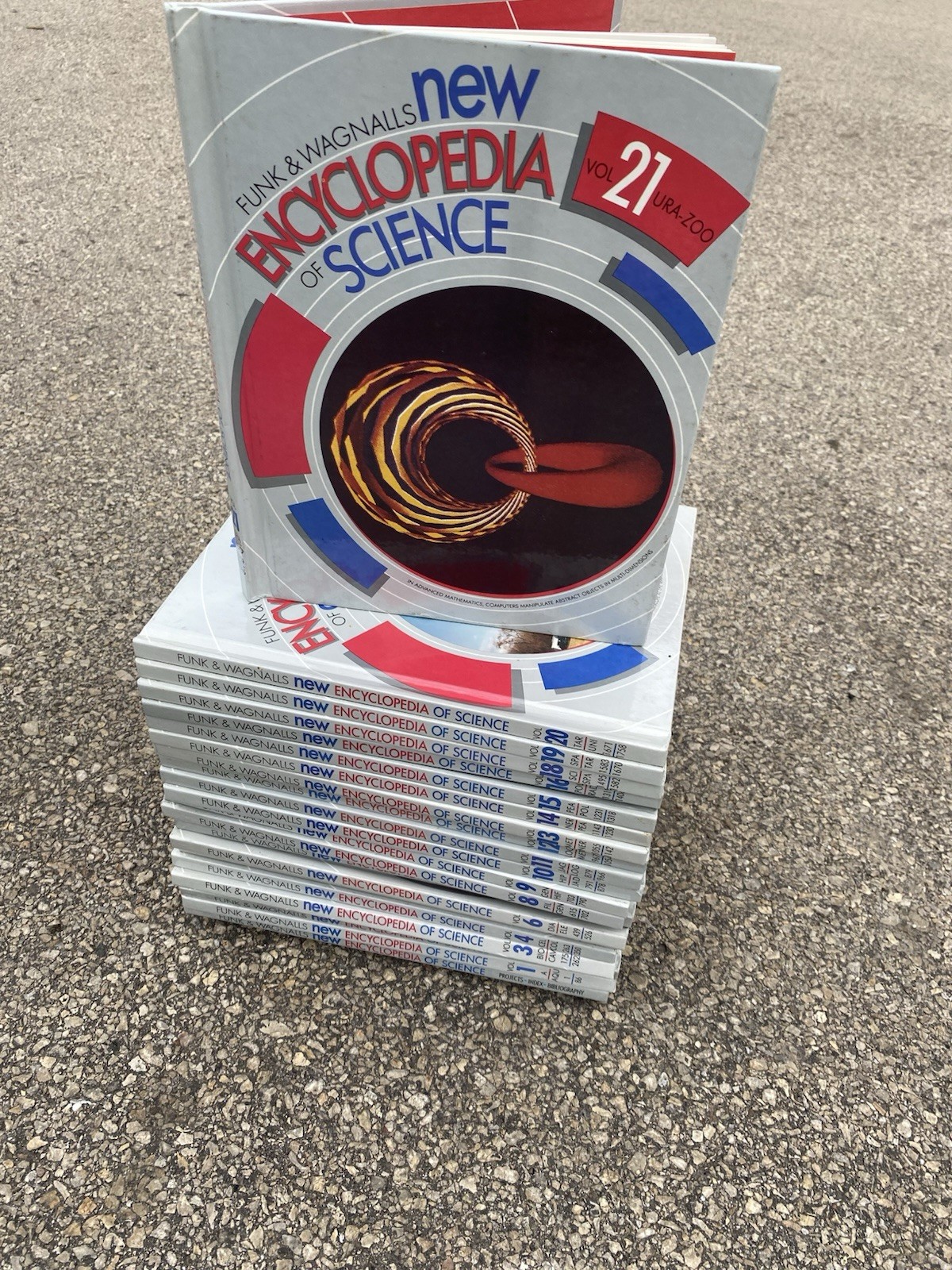 1986 Funk And Wagnalls New Encyclopedia Of Science 22 Volumes COMPLETE Set