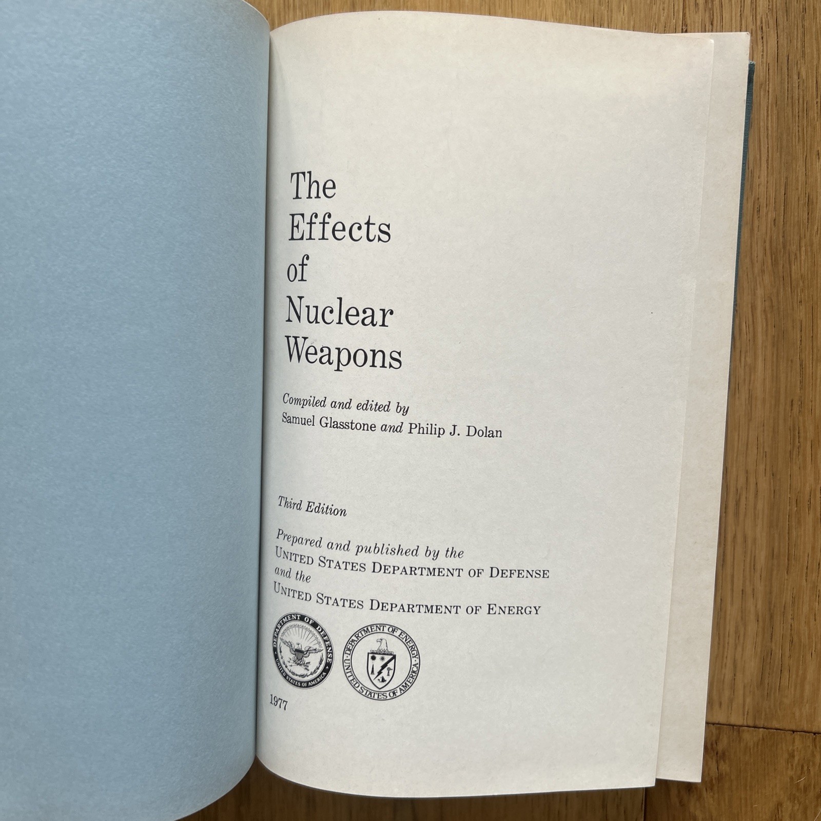 The Effects of Nuclear Weapons by Samuel Glasstone 3rd Ed 1977 with ‚computer‘