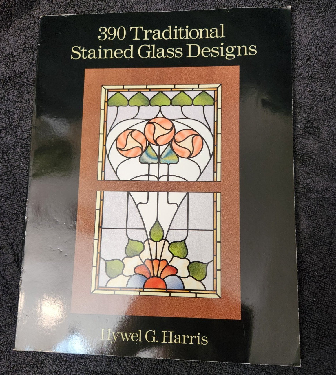 390 Traditional Stained Glass Designs by Hywel G. Harris (1996, Trade Paperback)