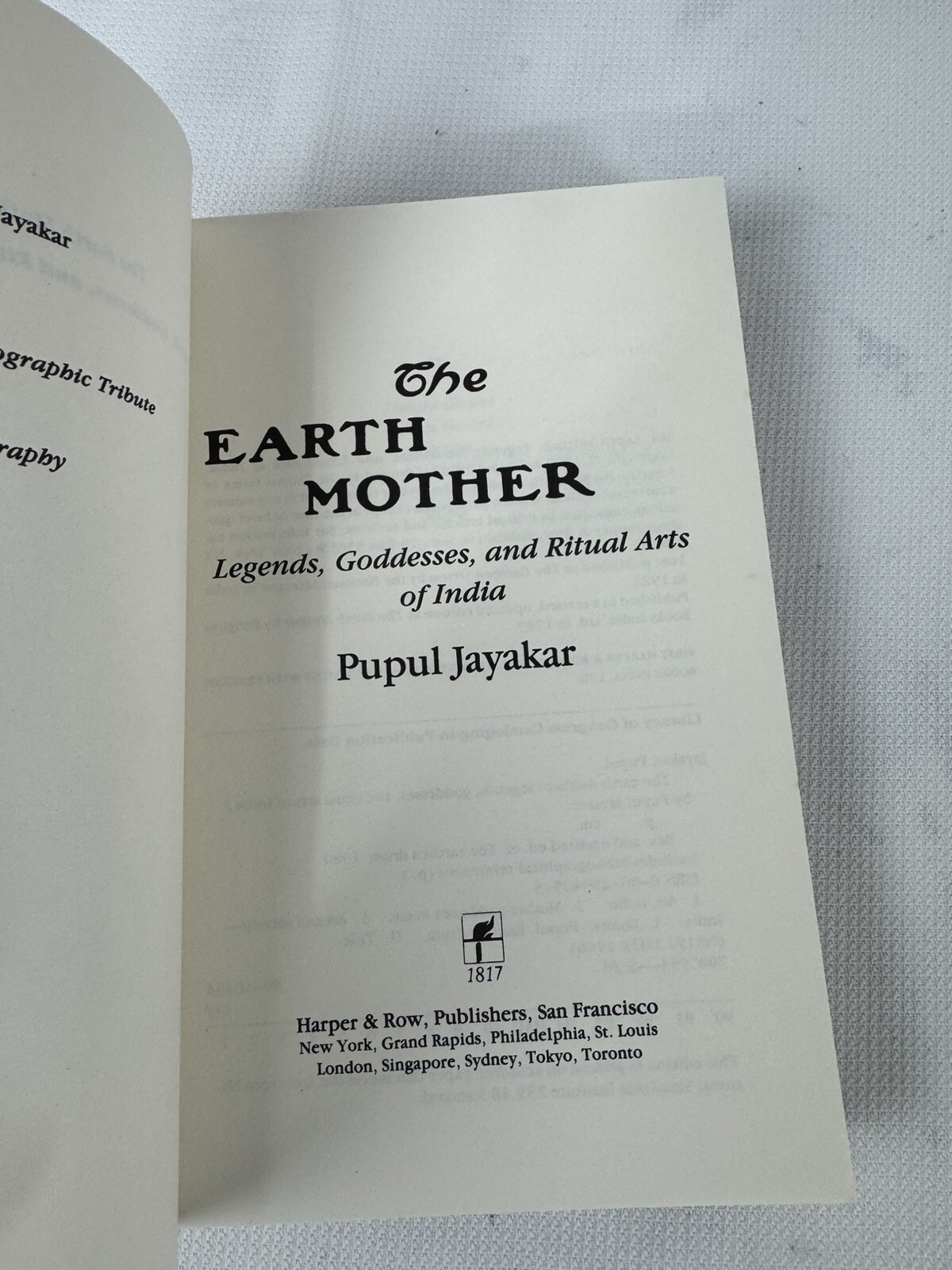 The Earth Mother : Legends, Goddesses and Ritual Arts of India Pu