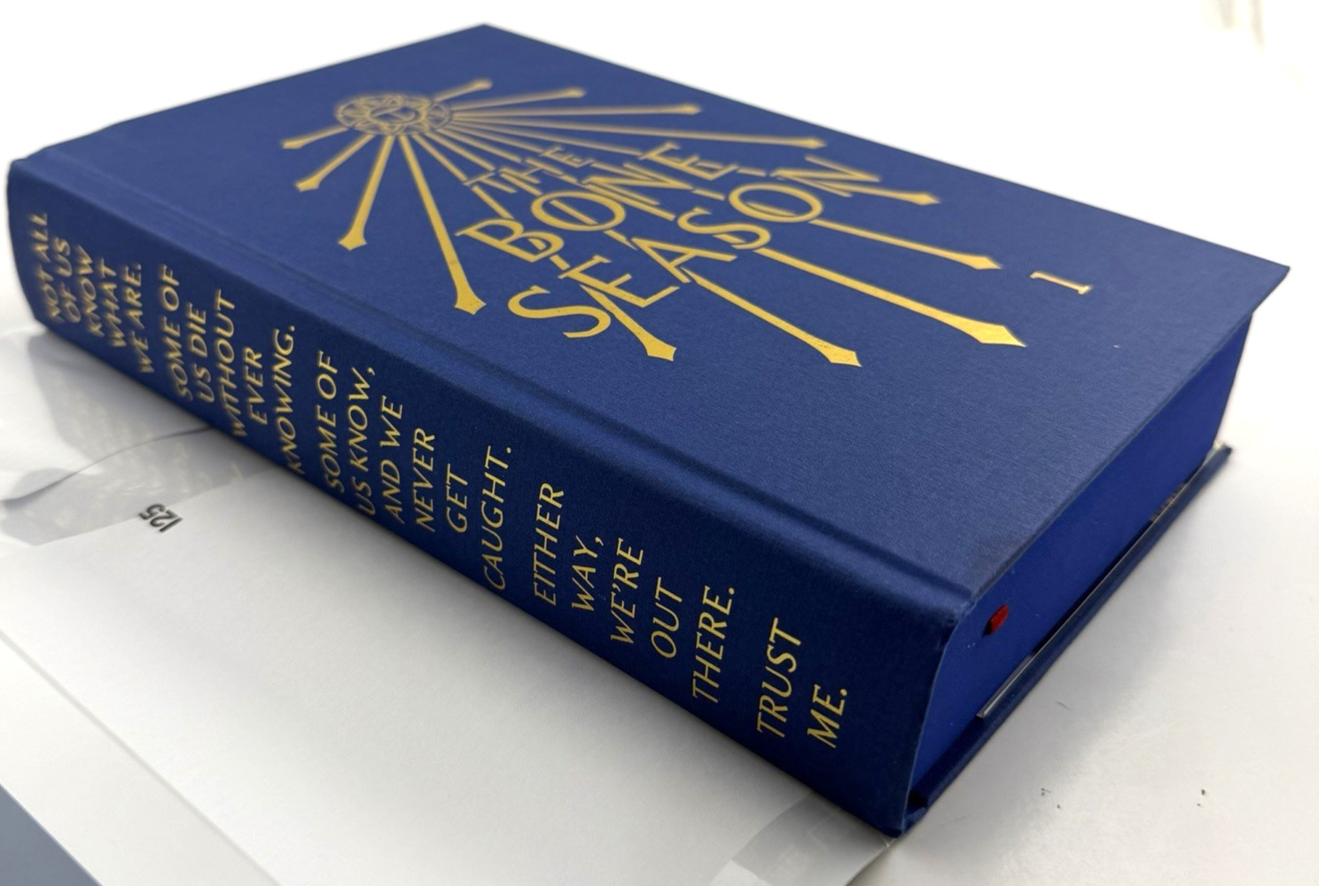 THE BONE SEASON Samantha Shannon SIGNED Broken Binding Special Edition Book 1