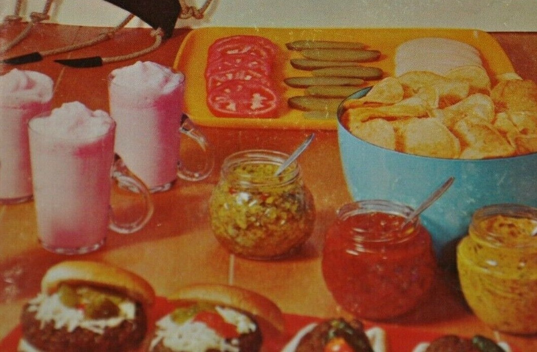 1967 Ground Beef Cookbook Over 500 Favorite Recipes Press 124 pages Vintage